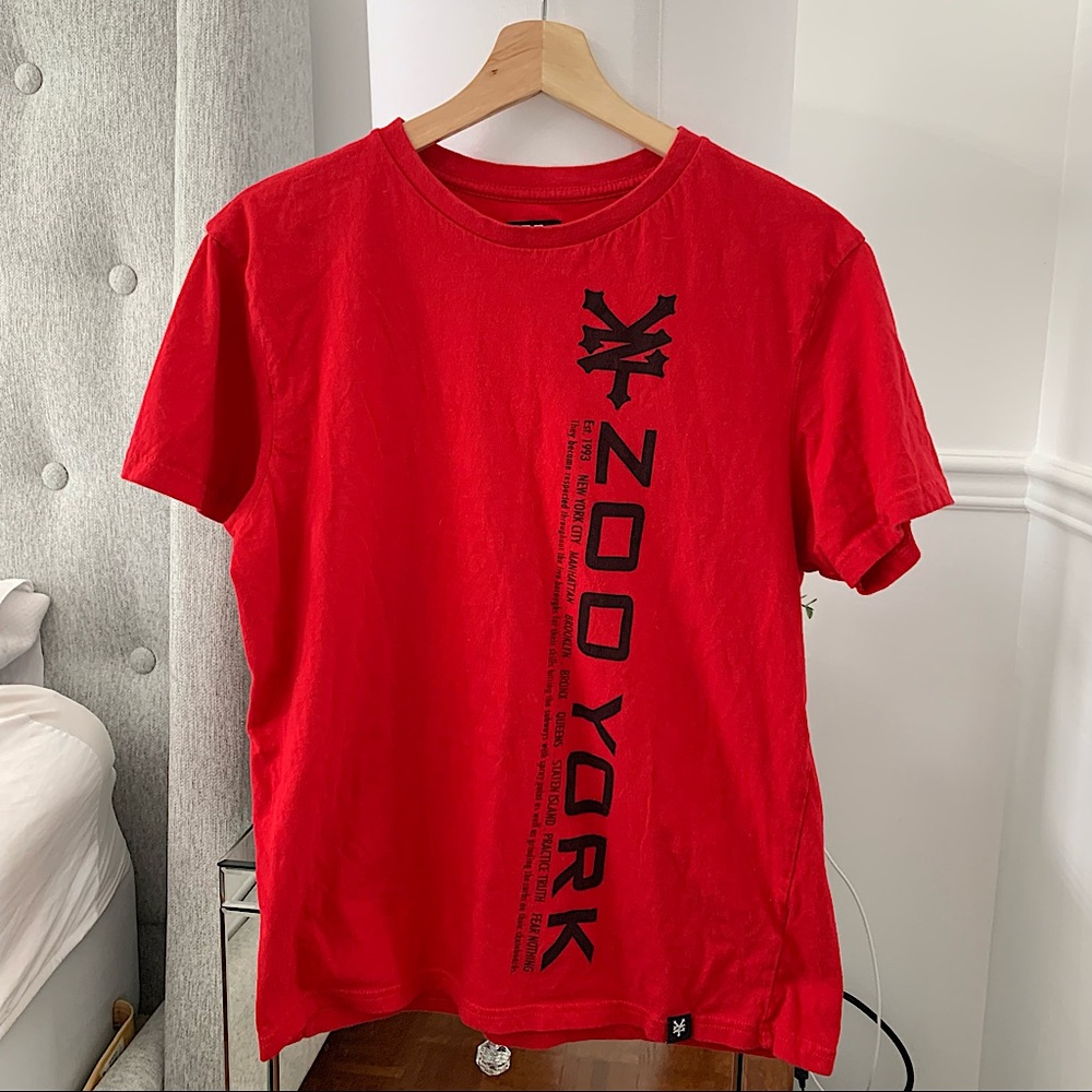 3/30$🤍 ZOO YORK | Red graphic tee size M